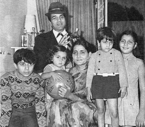 Dharmendra Family Photo